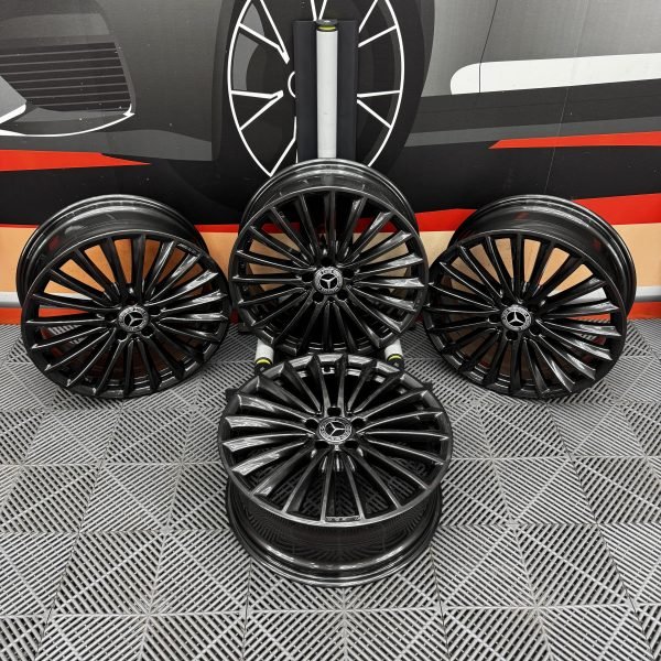 Mercedes grey color alloy wheels Mercedes grey color alloy wheels